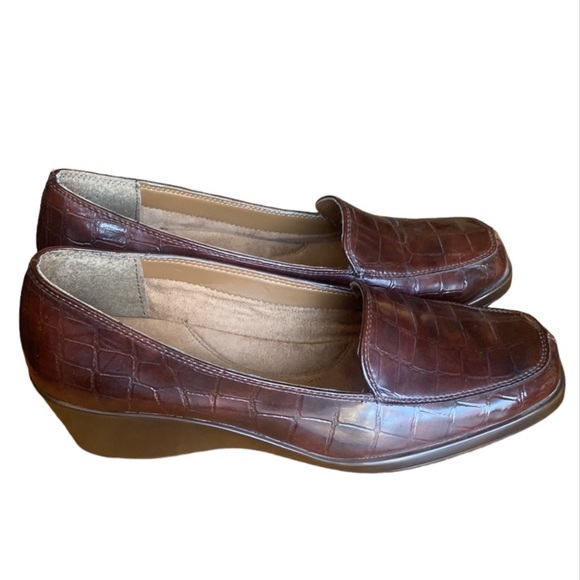 Aerosoles Final Exam Brown Slip On Croc Embossed Wedge Loafer Shoes - Picture 1 of 17